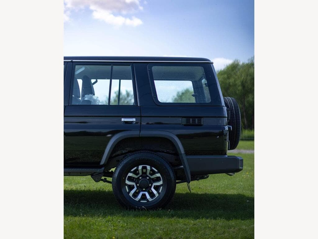 Toyota Land Cruiser - Image 10