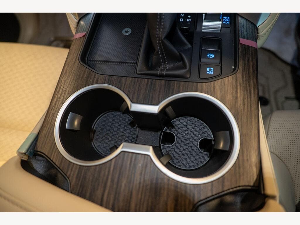 Toyota Land Cruiser - Image 25