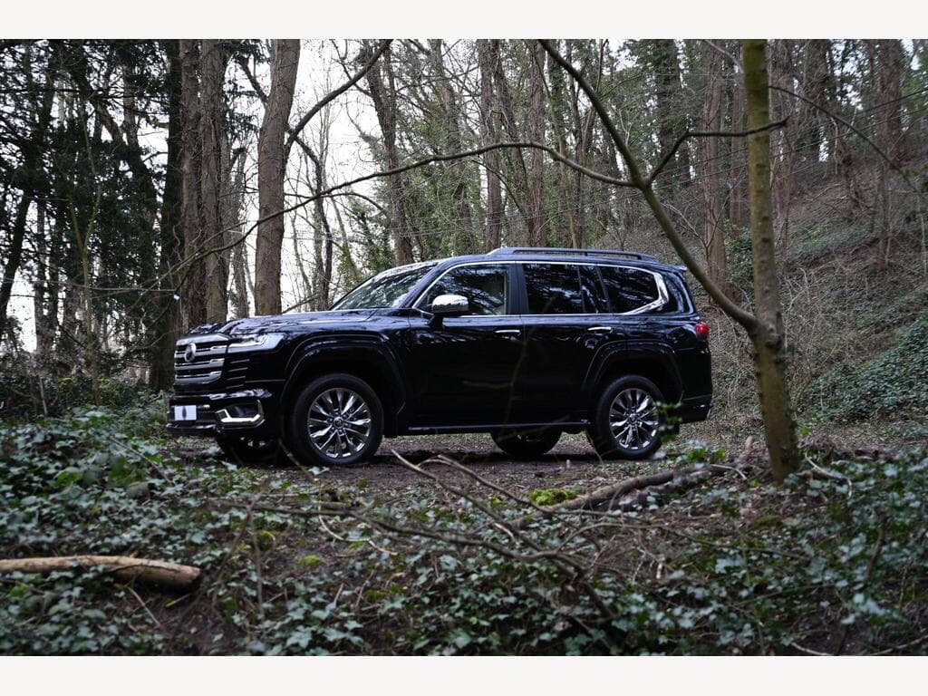 Toyota Land Cruiser - Image 10