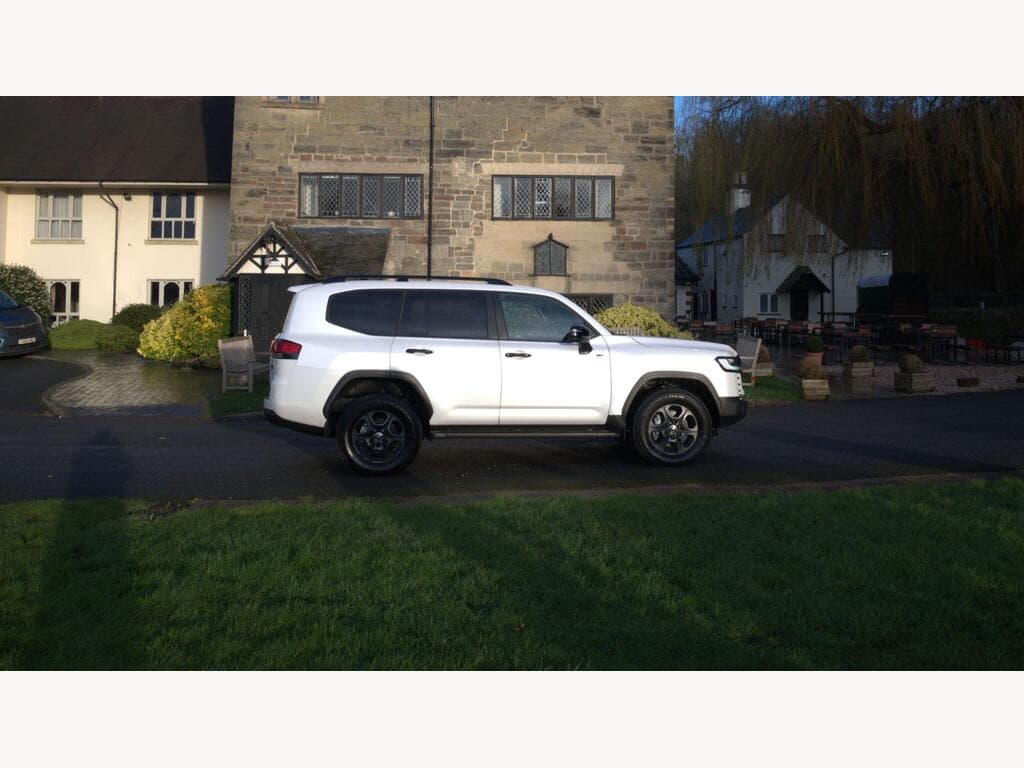 Toyota Land Cruiser - Image 3