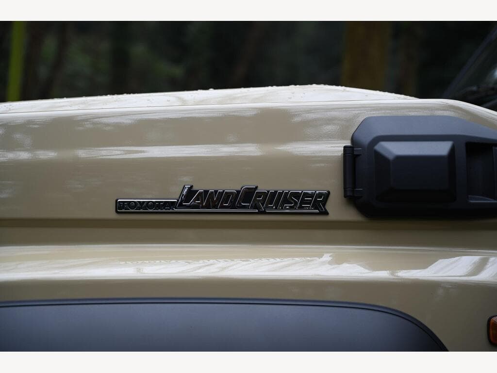 Toyota Land Cruiser - Image 38