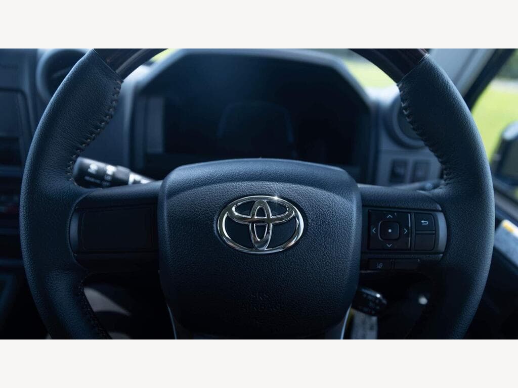 Toyota Land Cruiser - Image 26