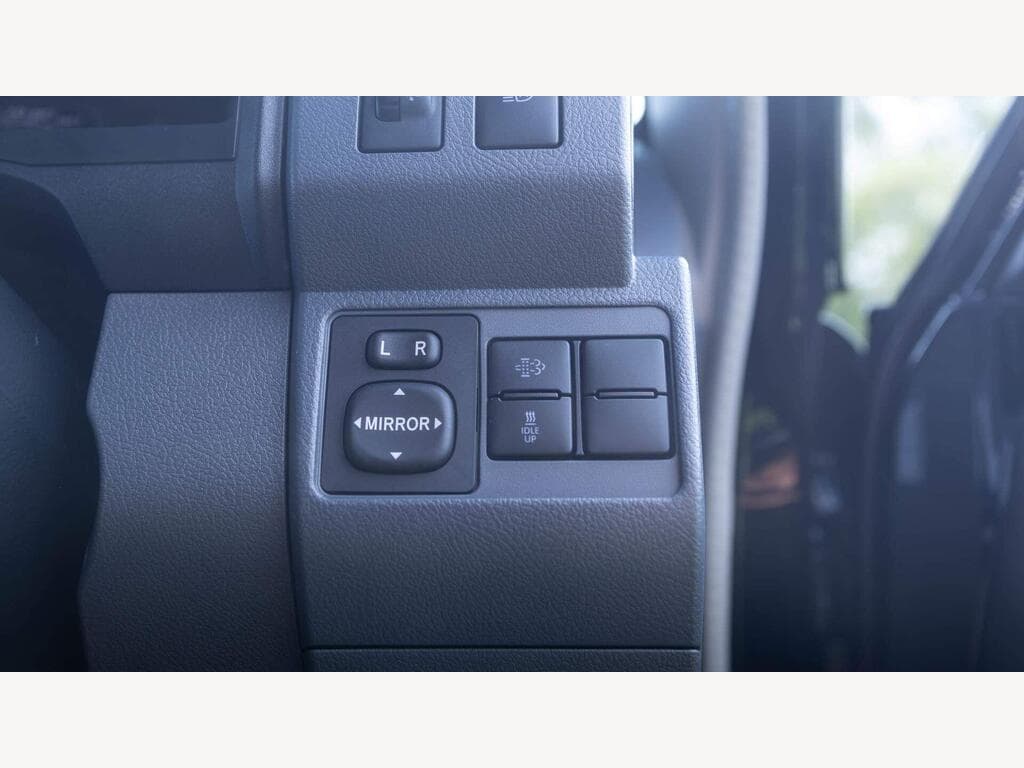 Toyota Land Cruiser - Image 19