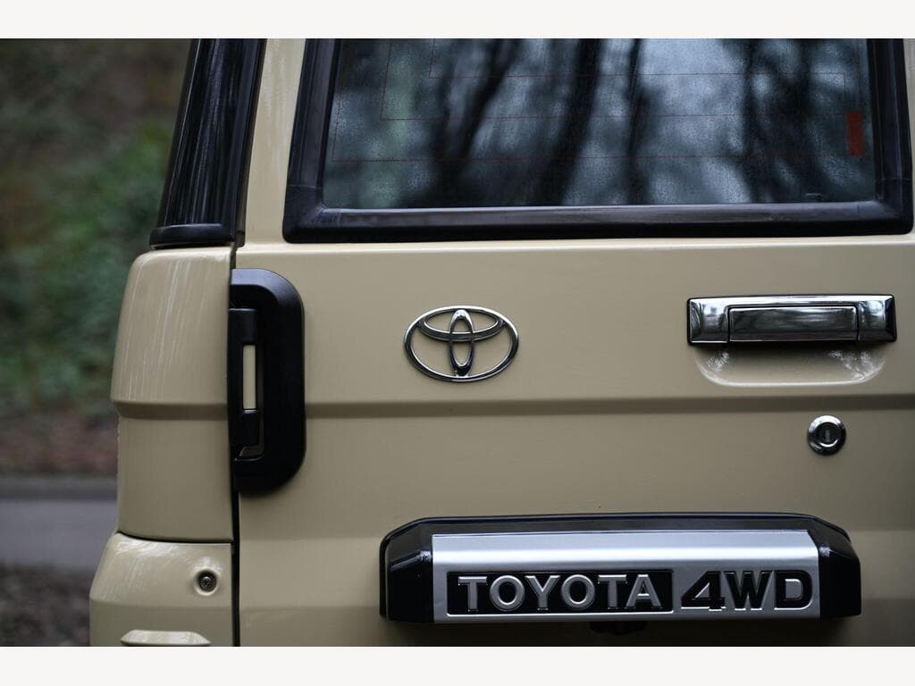 Toyota Land Cruiser - Image 78