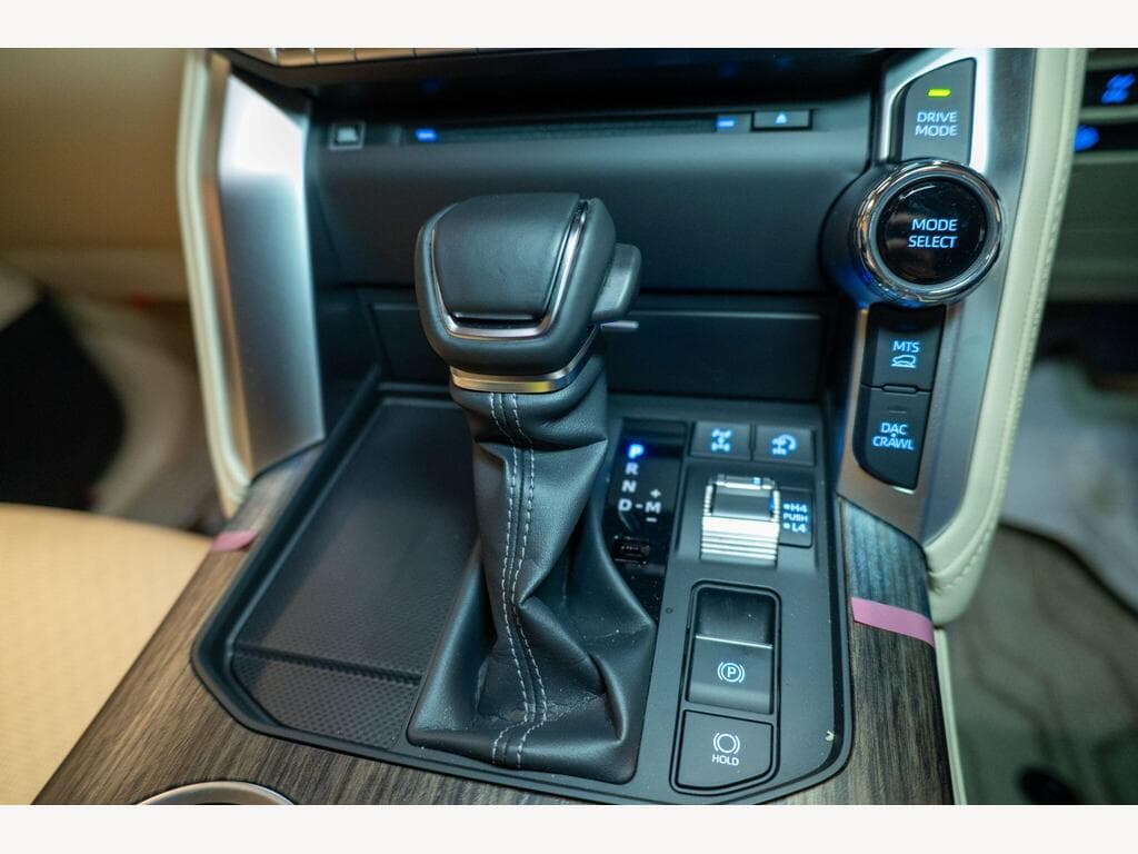 Toyota Land Cruiser - Image 18