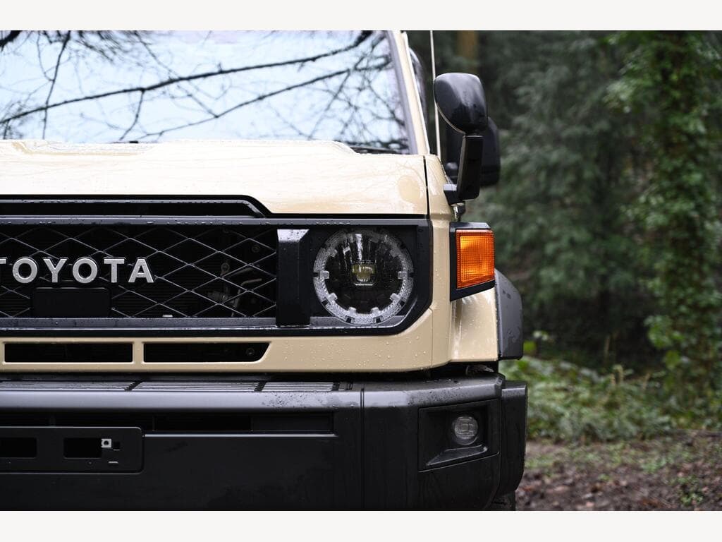 Toyota Land Cruiser - Image 25