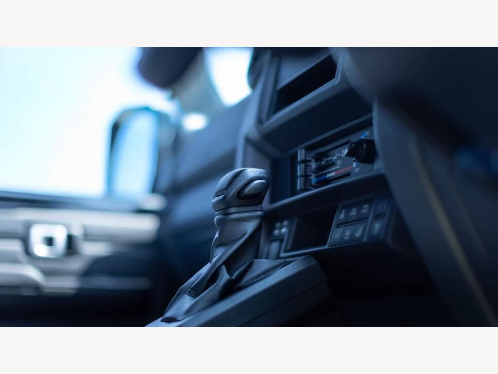 Toyota Land Cruiser - Image 37