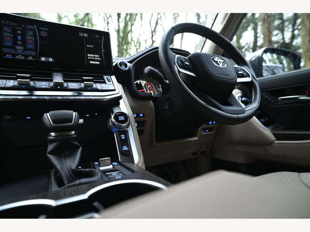 Toyota Land Cruiser - Image 64