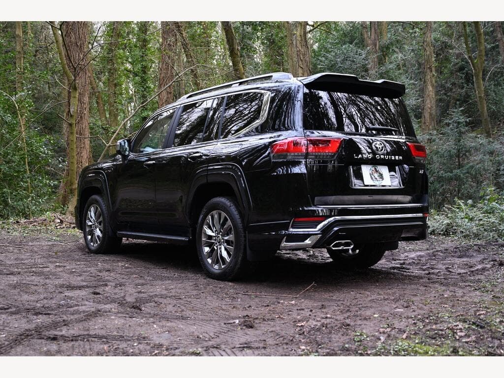 Toyota Land Cruiser - Image 3