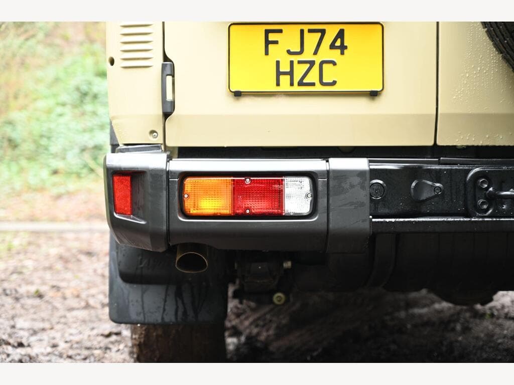 Toyota Land Cruiser - Image 12