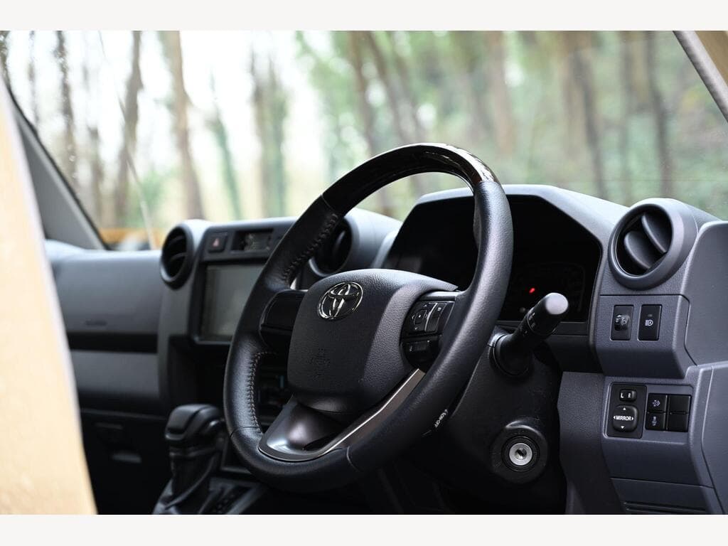 Toyota Land Cruiser - Image 71