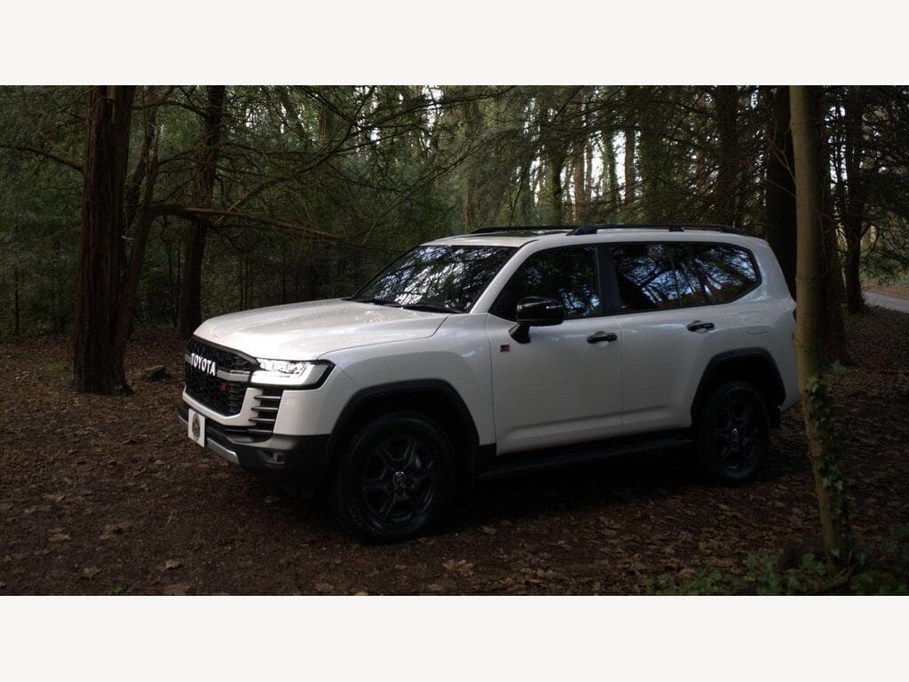 Toyota Land Cruiser - Image 7