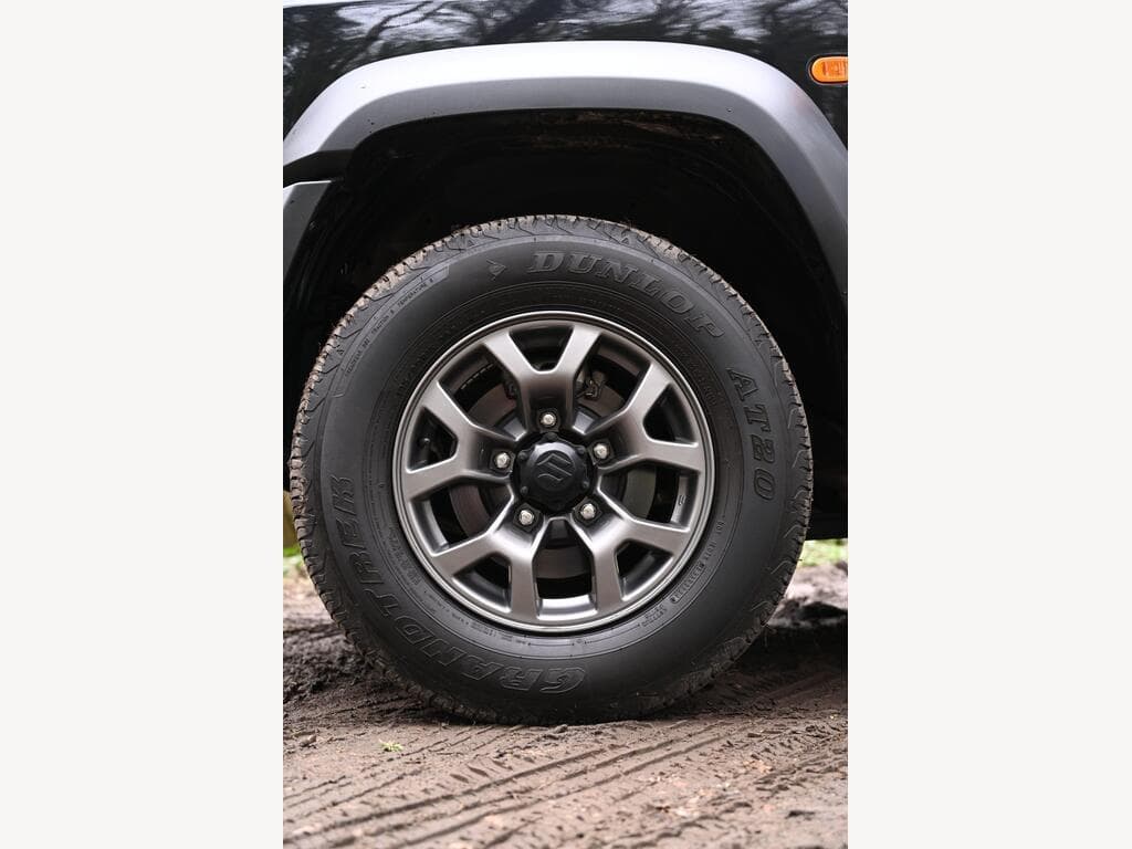 Suzuki Jimny - Image 28