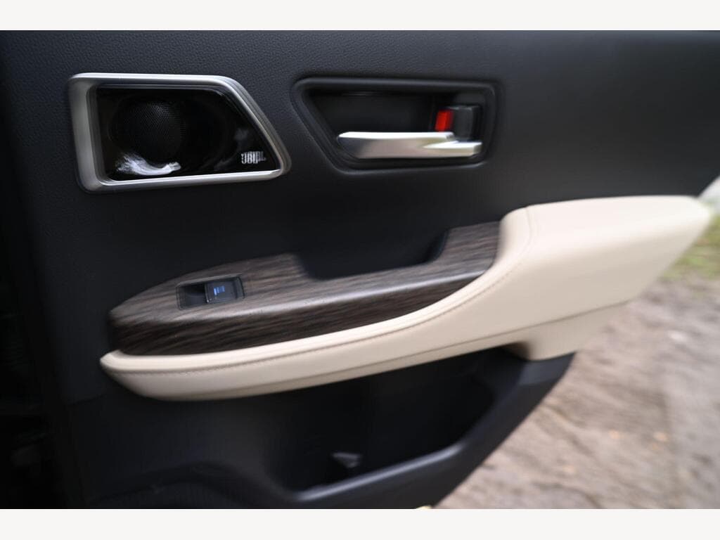 Toyota Land Cruiser - Image 65