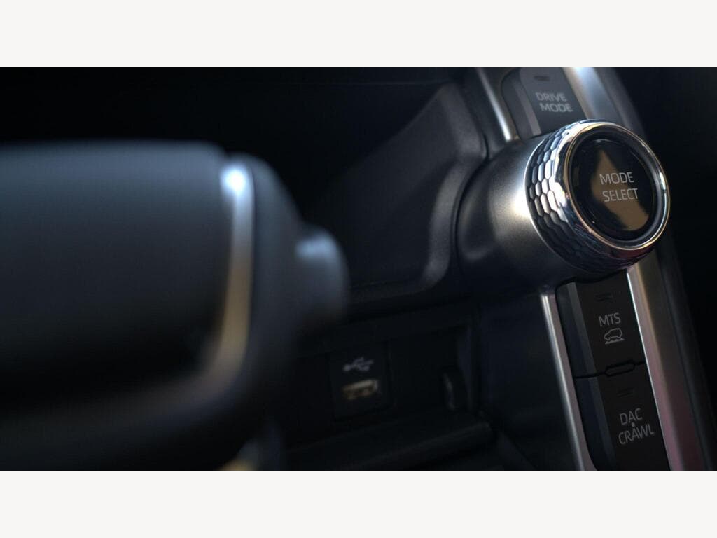 Toyota Land Cruiser - Image 13