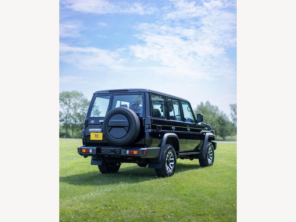 Toyota Land Cruiser - Image 28