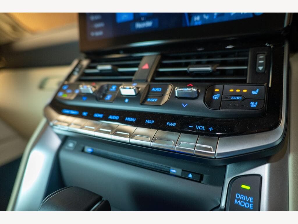 Toyota Land Cruiser - Image 19