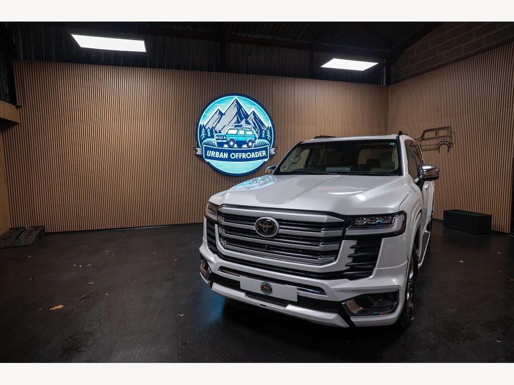 Toyota Land Cruiser - Image 7