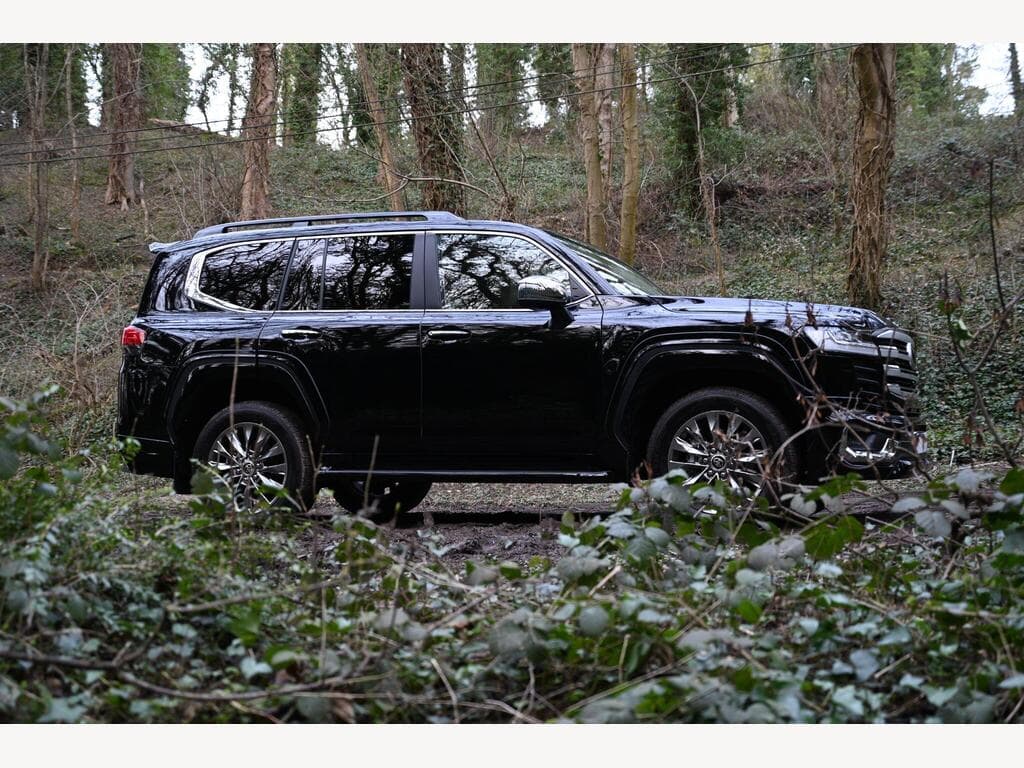 Toyota Land Cruiser - Image 17