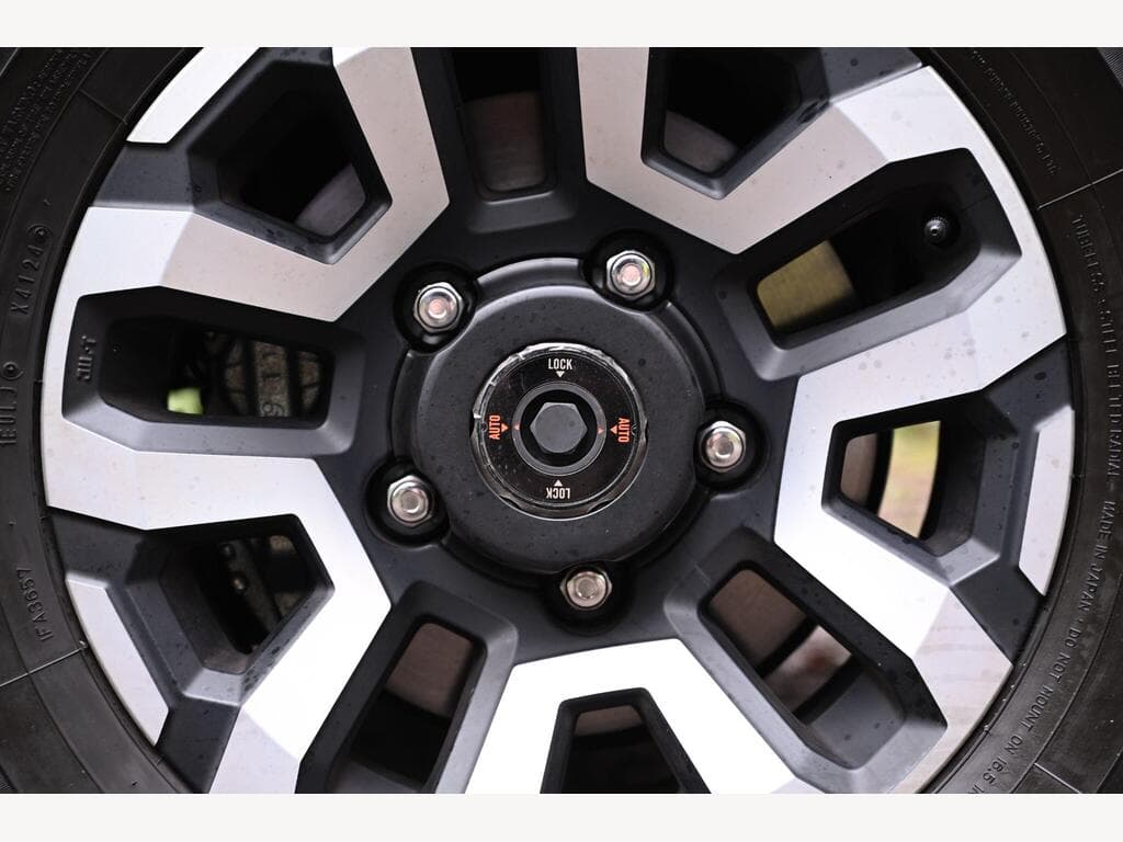 Toyota Land Cruiser - Image 31