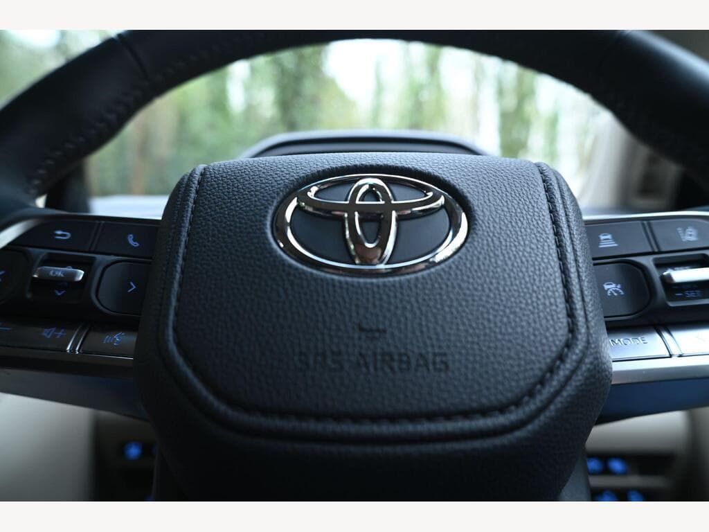 Toyota Land Cruiser - Image 58