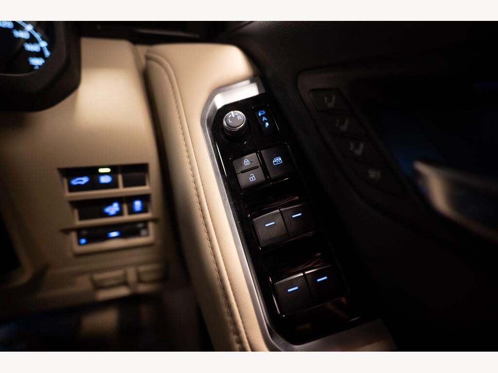 Toyota Land Cruiser - Image 19