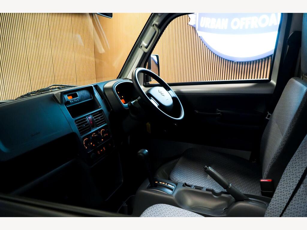 Suzuki Carry - Image 33