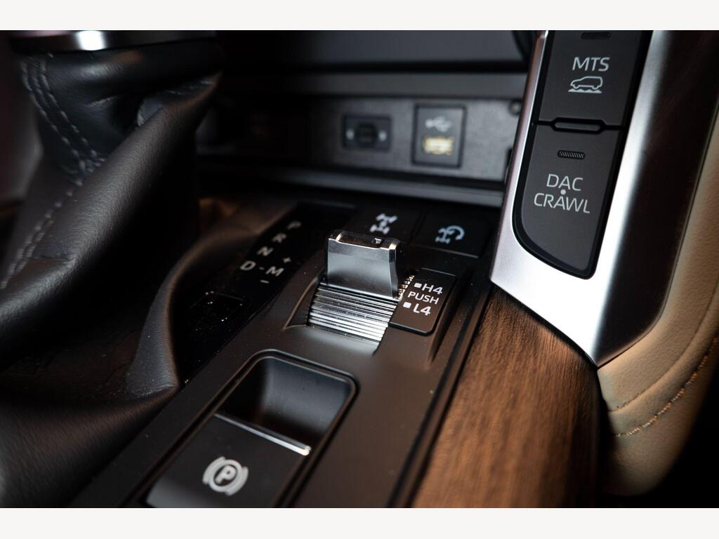 Toyota Land Cruiser - Image 34