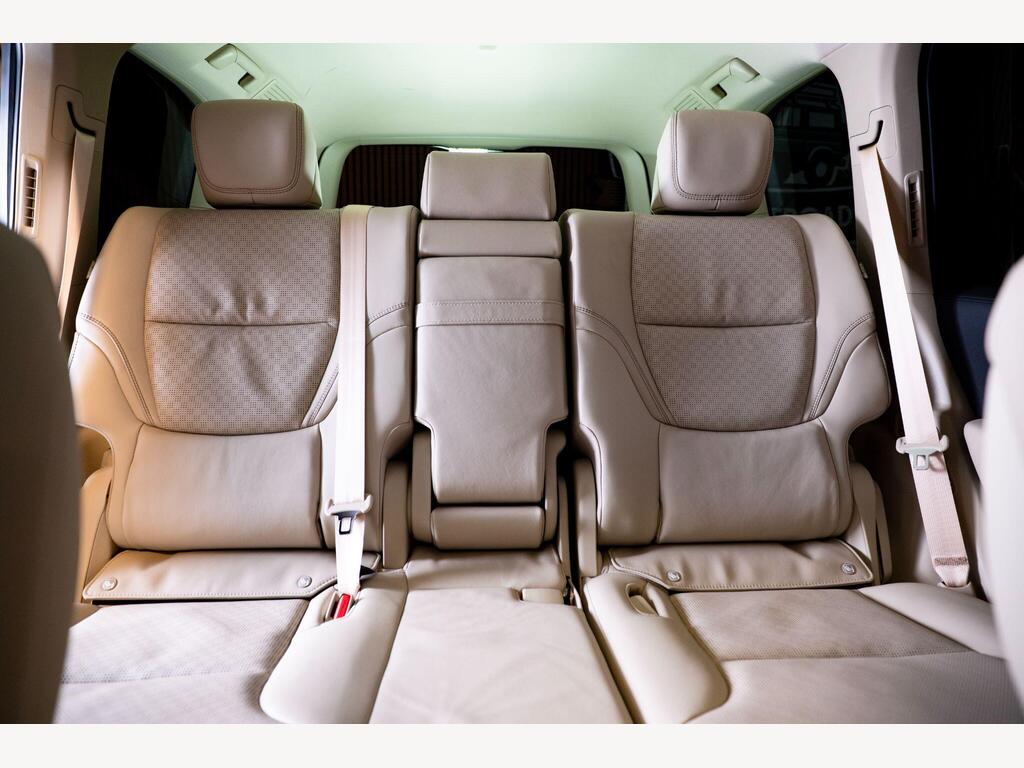 Toyota Land Cruiser - Image 17