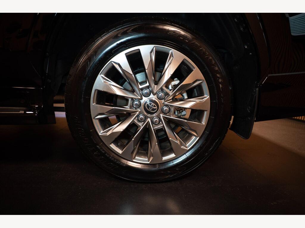 Toyota Land Cruiser - Image 26