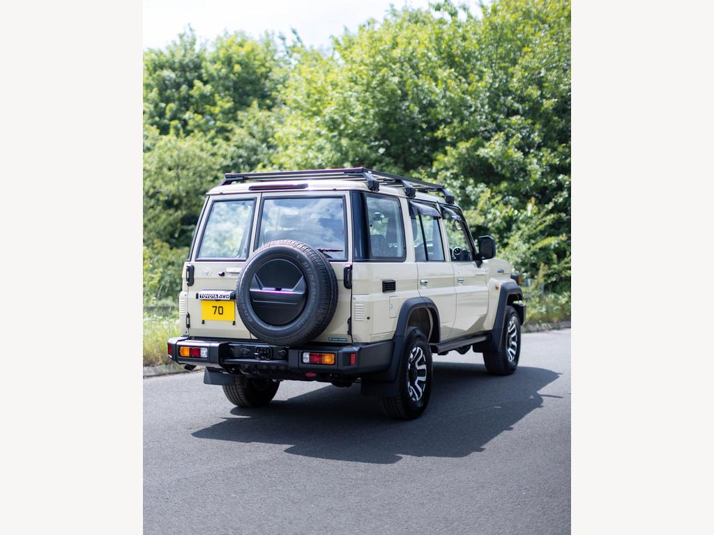 Toyota Land Cruiser - Image 33