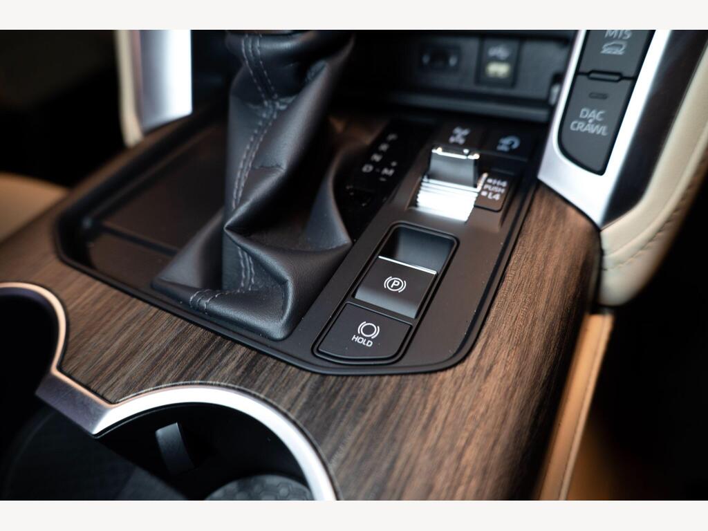 Toyota Land Cruiser - Image 37