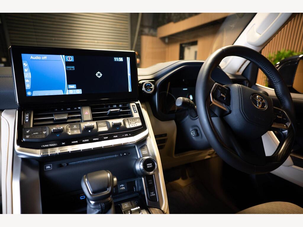 Toyota Land Cruiser - Image 35