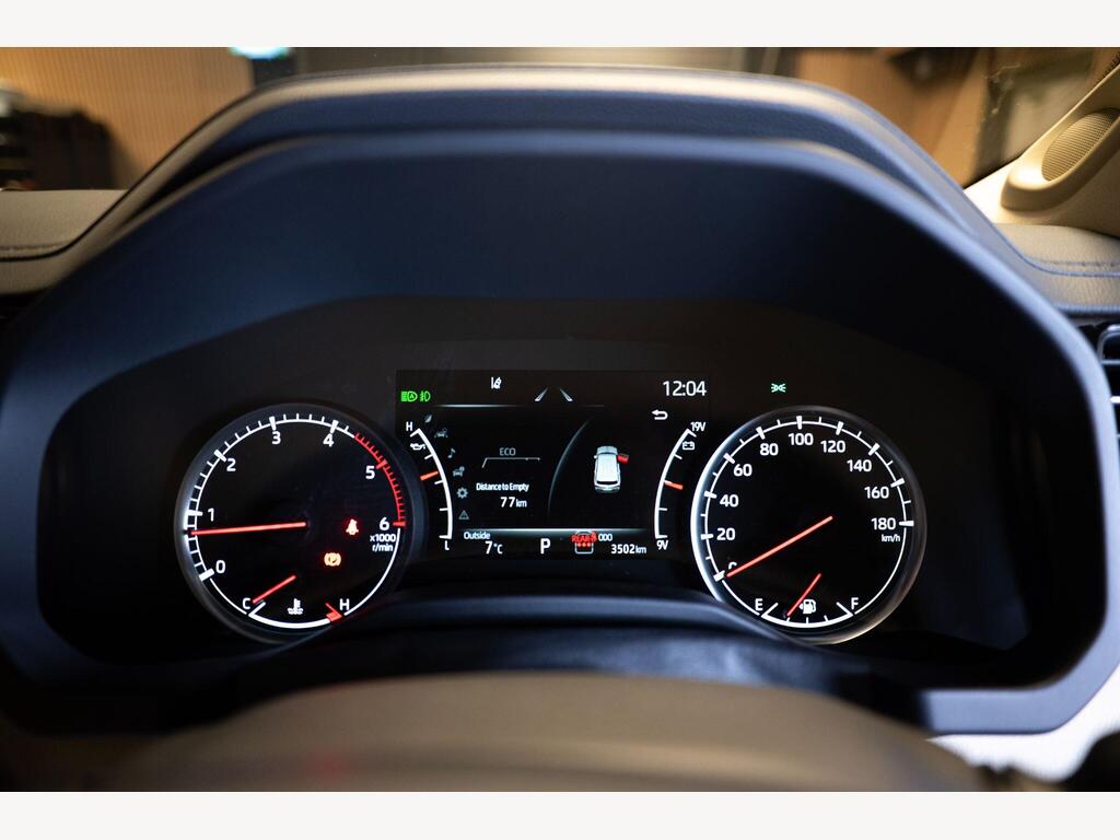 Toyota Land Cruiser - Image 31