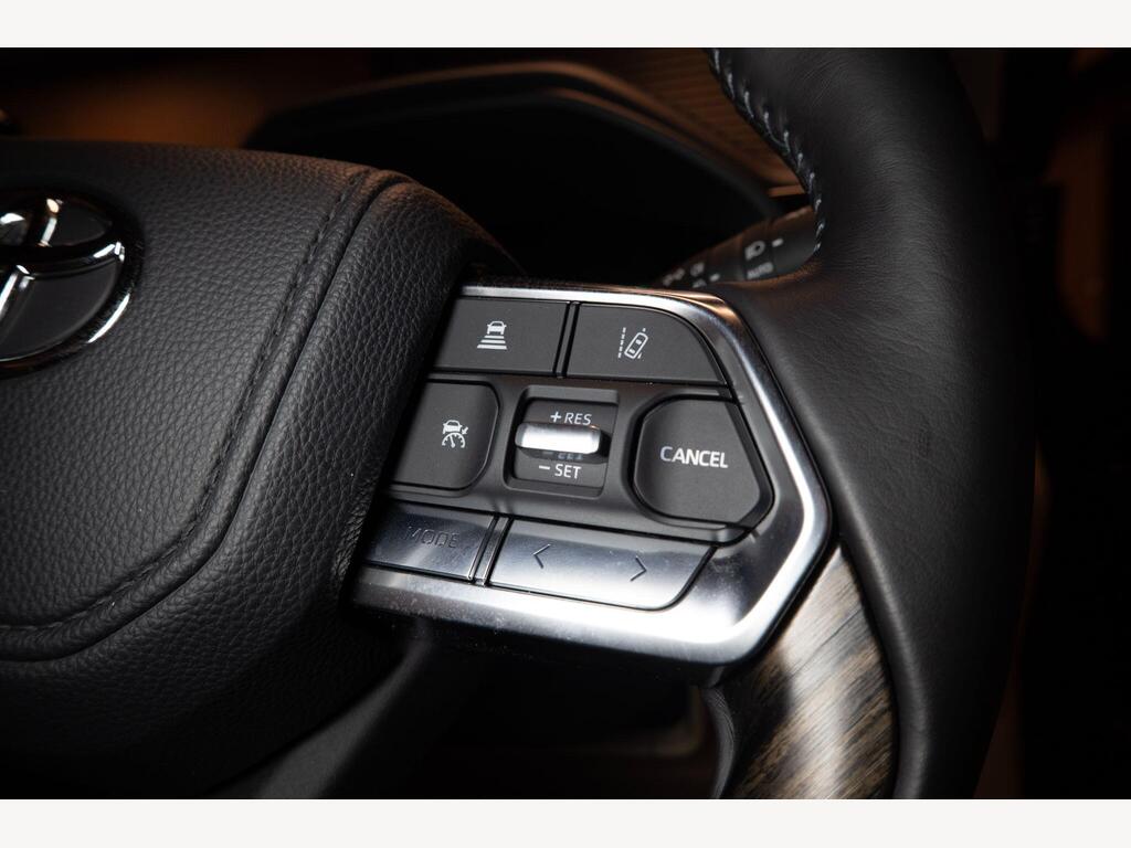 Toyota Land Cruiser - Image 23