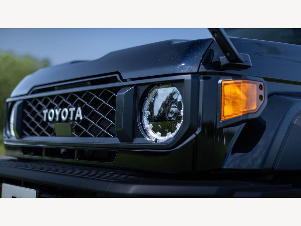 Toyota Land Cruiser - Image 73