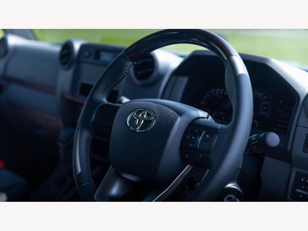 Toyota Land Cruiser - Image 67