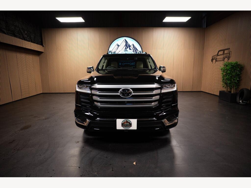 Toyota Land Cruiser - Image 3