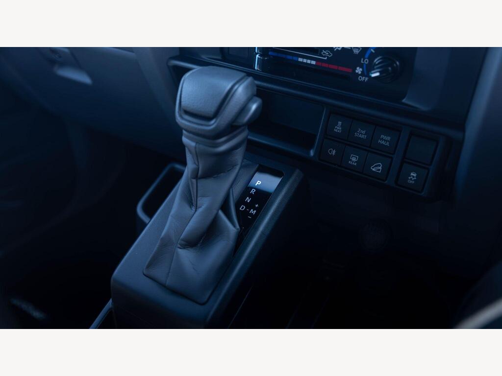 Toyota Land Cruiser - Image 38