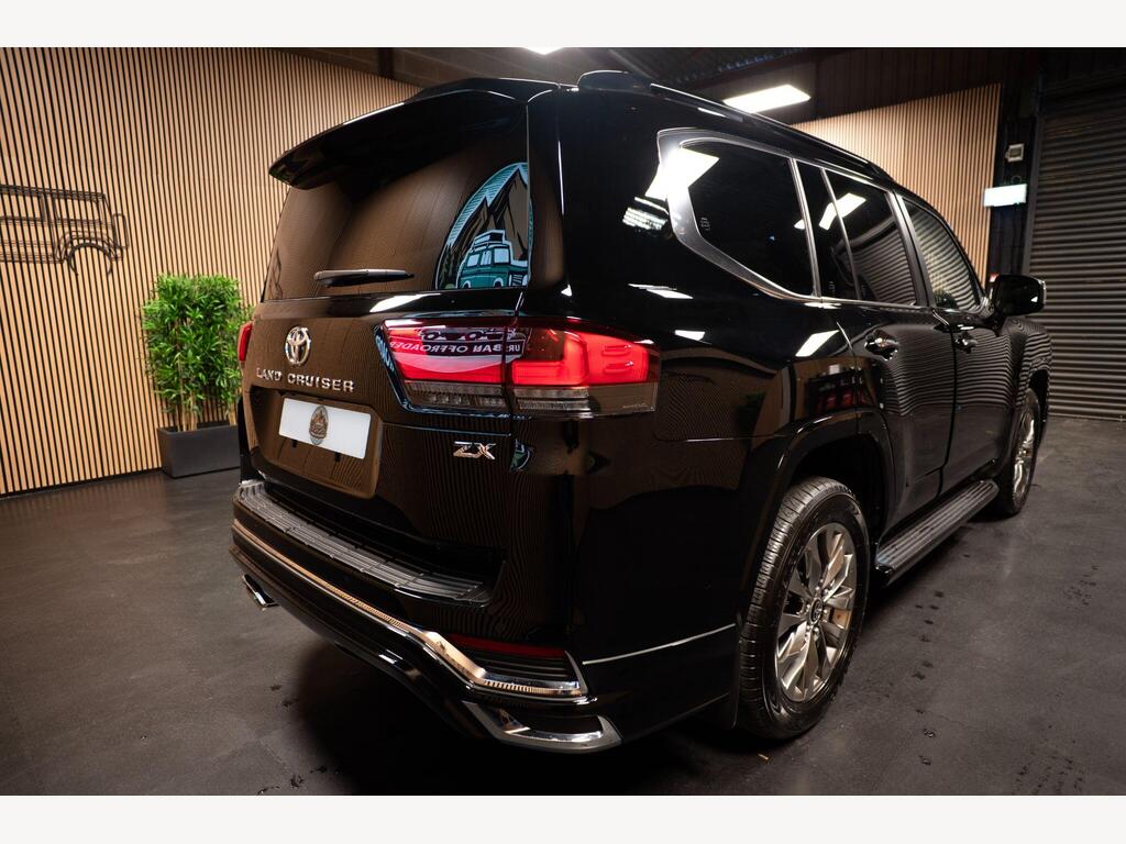 Toyota Land Cruiser - Image 11