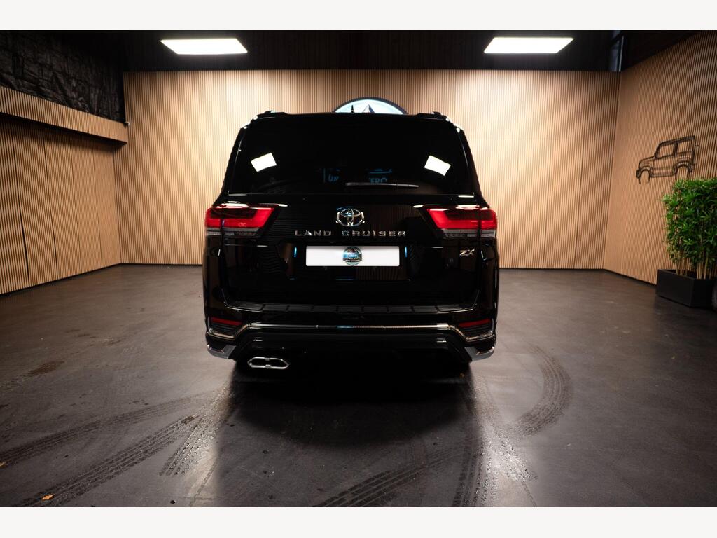 Toyota Land Cruiser - Image 9