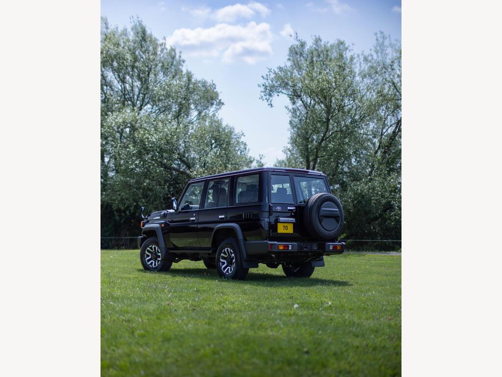 Toyota Land Cruiser - Image 16