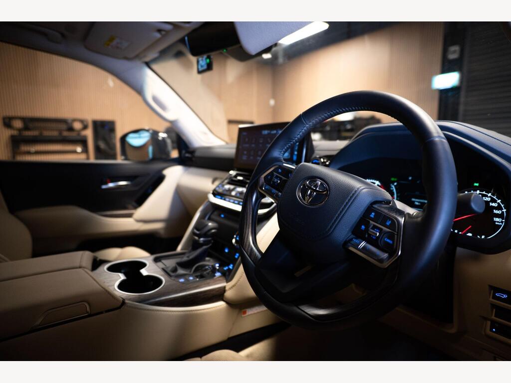 Toyota Land Cruiser - Image 33