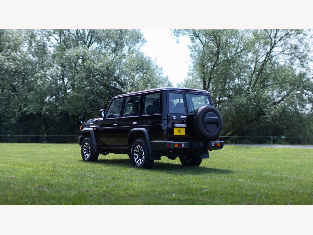 Toyota Land Cruiser - Image 14